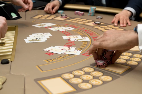 What is the 2-1-2 Blackjack Betting Strategy?